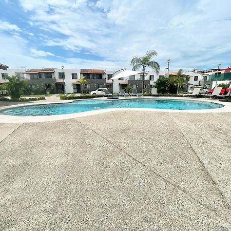 Вилла Modern Pool Side, 3 Bdrm House With Parking Пуэрто-Вальярта Экстерьер фото