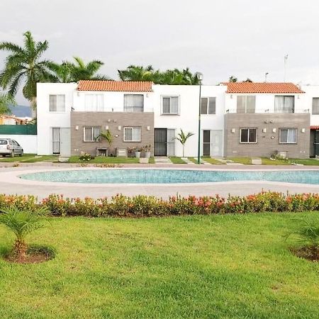 Вилла Modern Pool Side, 3 Bdrm House With Parking Пуэрто-Вальярта Экстерьер фото