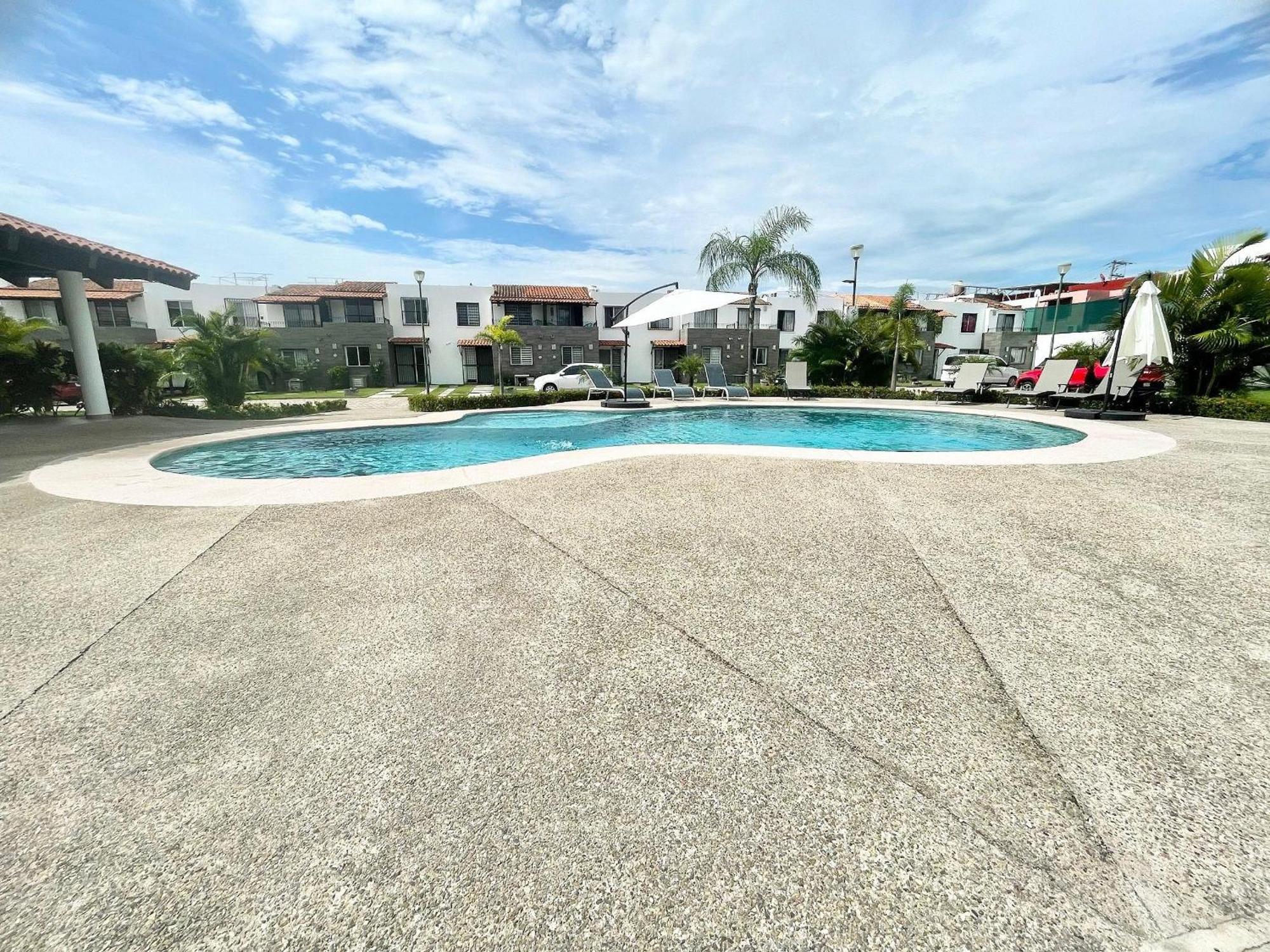 Вилла Modern Pool Side, 3 Bdrm House With Parking Пуэрто-Вальярта Экстерьер фото