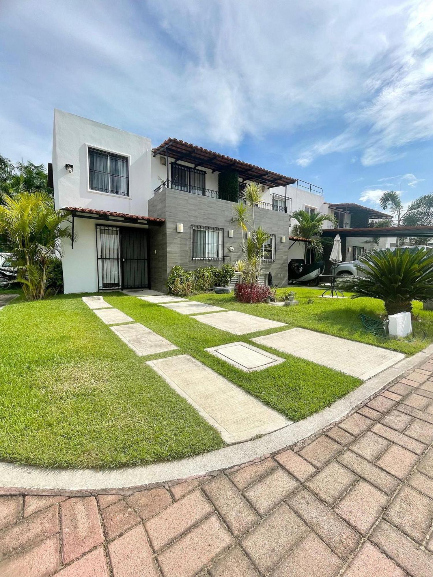 Вилла Modern Pool Side, 3 Bdrm House With Parking Пуэрто-Вальярта Экстерьер фото
